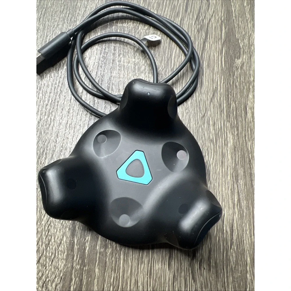 HTC VIVE Tracker 2.0 - For Full Body Tracking Virtual Reality Model 2PYV200 OEM